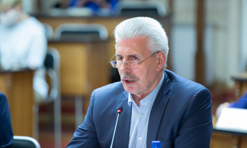 Председатель региональной Общественной палаты Юрий Сердюк. Фото Артёма Келарева.